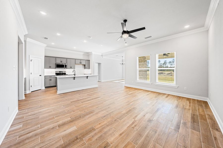 Spacious, unfurnished interior of a new home in Natureview, Freeport (Image 11).