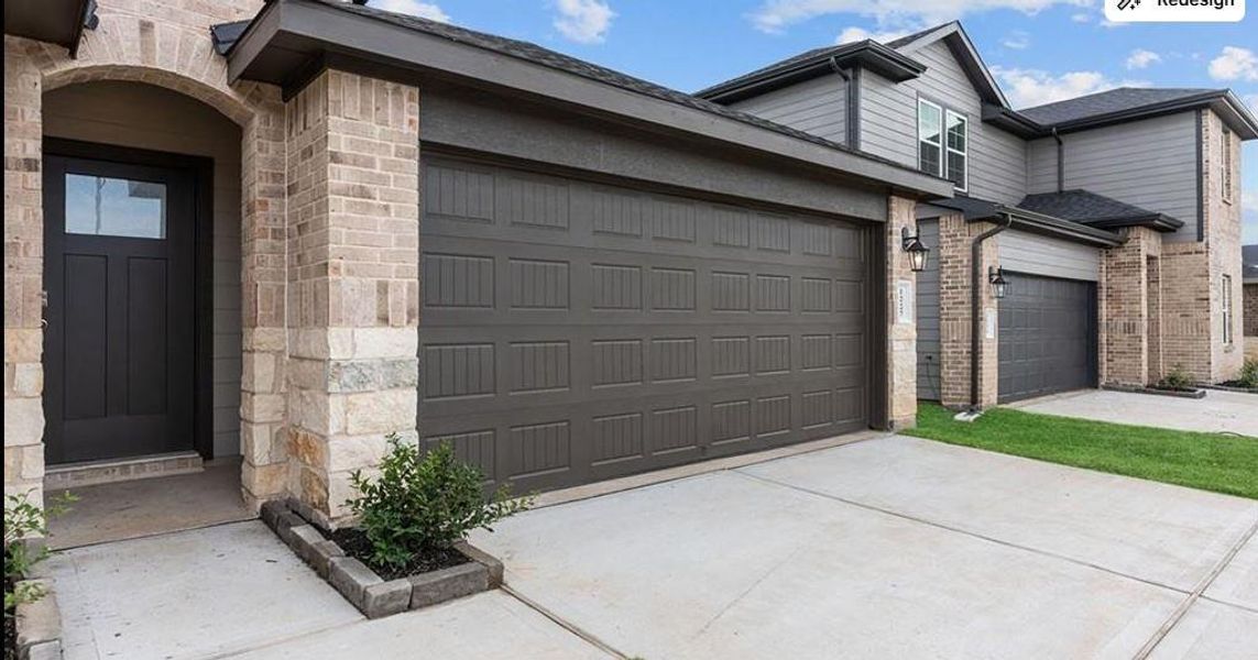 Exterior details and patio area of a home in Sorrento, Richmond (Image 3).