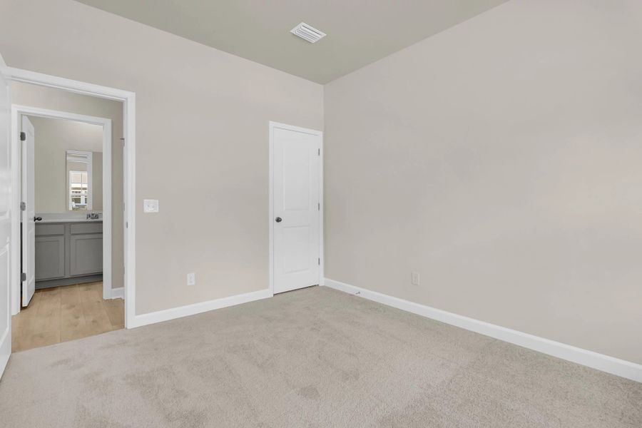 Similar Palmetto floorplan with Serene Collection. Features and finishes vary.