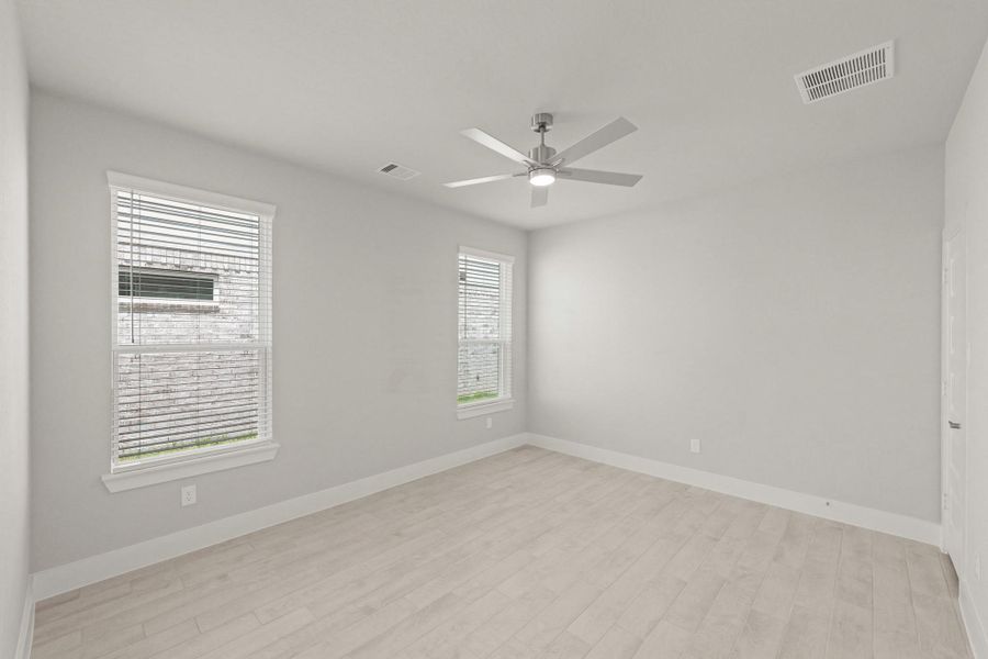 Spacious, unfurnished interior of a new home in Briarwood Crossing, Rosenberg (Image 10). Spacious, unfurnished interior of a new home in Briarwood Crossing, Rosenberg (Image 10).