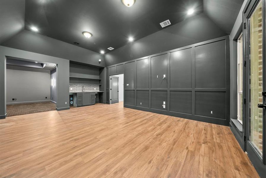 Spacious, unfurnished interior of a new home in , Cedar Hill (Image 17).