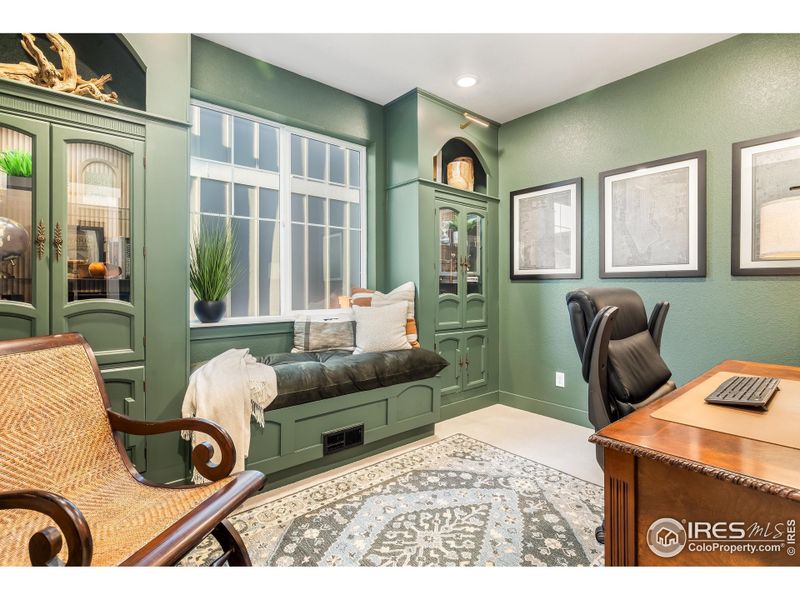 Furnished interior view inside a new home in , Windsor (Image 40).