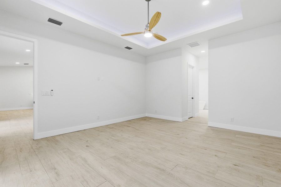 020_new-016_977 020_new-016_977