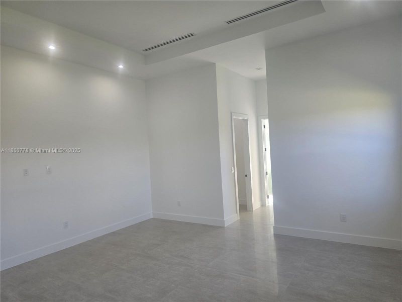 Spacious, unfurnished interior of a new home in , Homestead (Image 58).