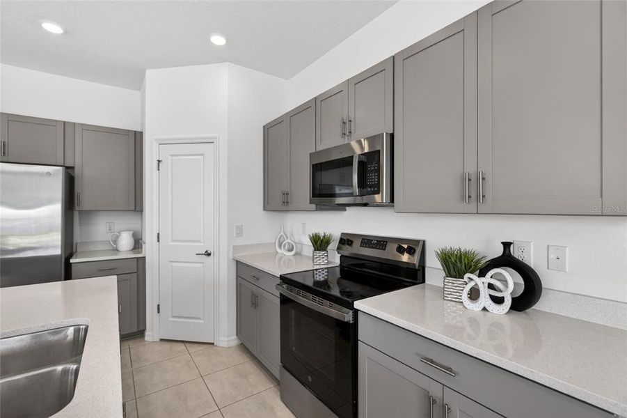 Furnished interior view inside a new home in , Wesley Chapel (Image 17).