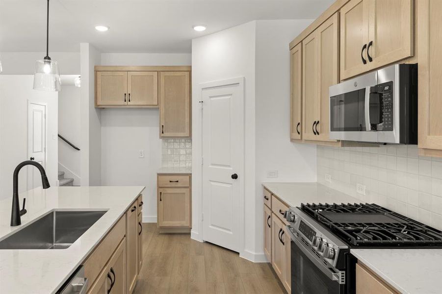08. 1819 Bachman - Kitchen (3)