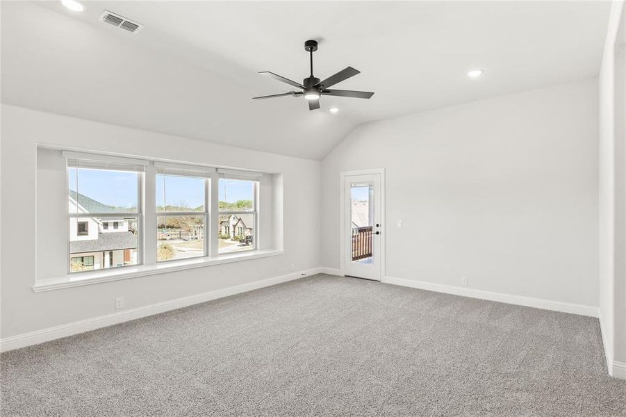 Spacious, unfurnished interior of a new home in Ridgepoint, Midlothian (Image 19).