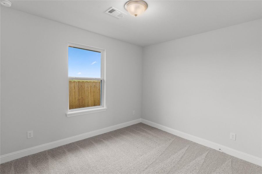 Spacious, unfurnished interior of a new home in River Ranch Trails, Dayton (Image 22).