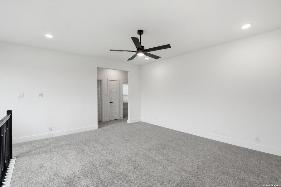 Spacious, unfurnished interior of a new home in Prominence Urban, San Antonio (Image 38).
