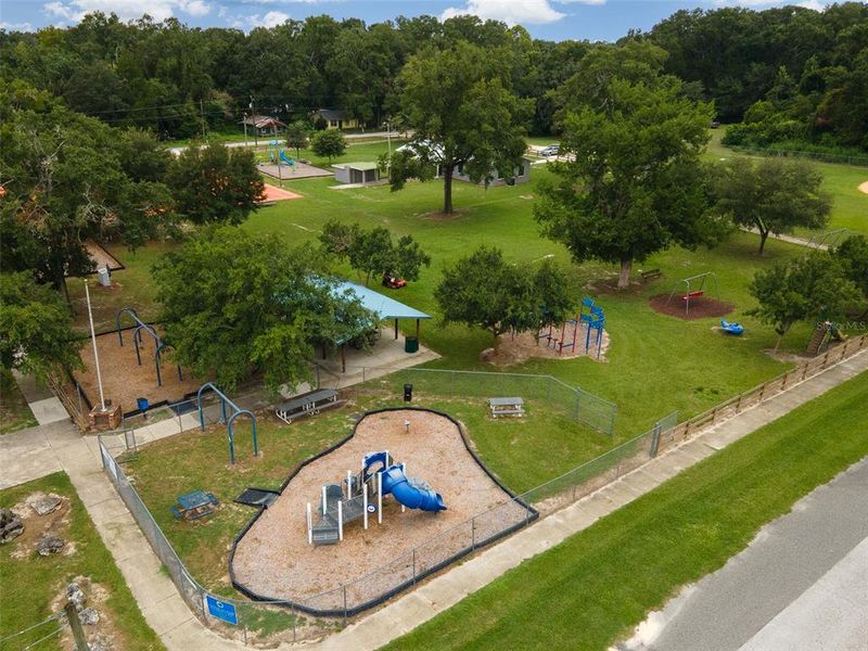 Community amenities in , High Springs (Image 23).