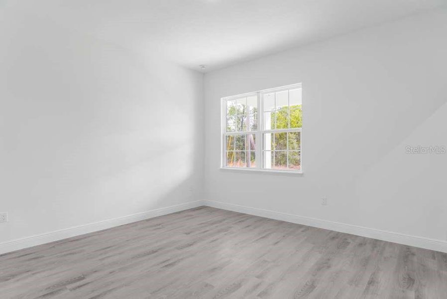 Spacious, unfurnished interior of a new home in , Ocala (Image 22).