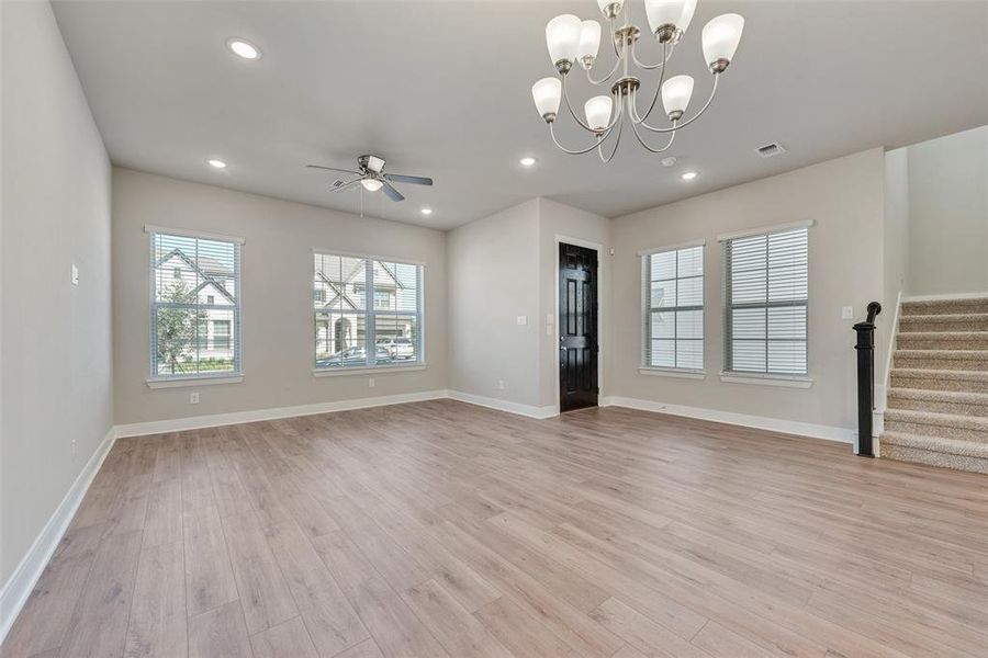 Spacious, unfurnished interior of a new home in Lakeside at Viridian - Villa Series, Arlington (Image 13).