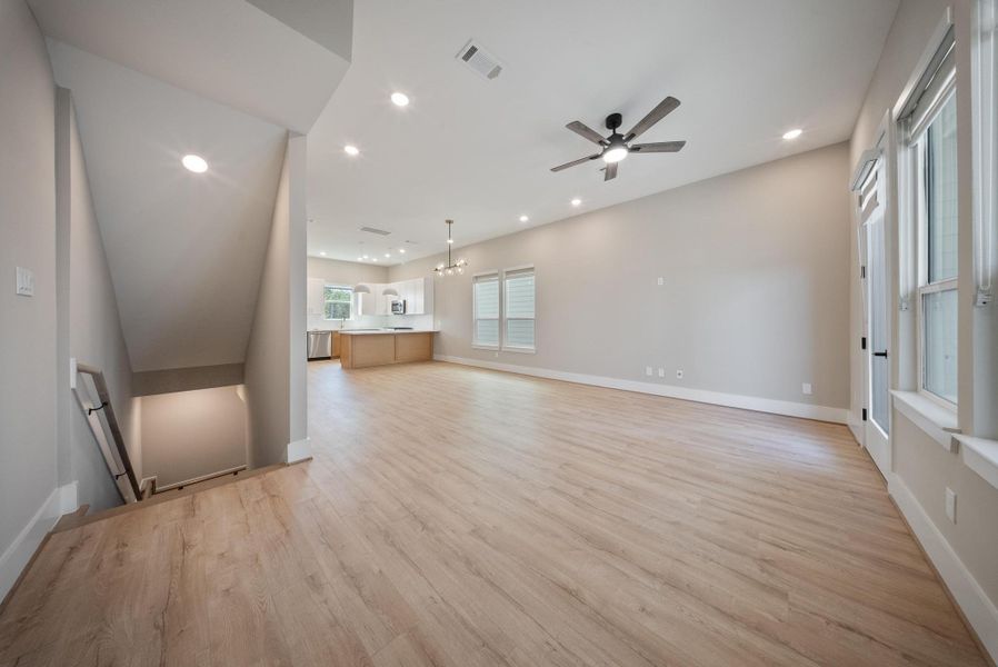 Spacious, unfurnished interior of a new home in Griggs Landing, Houston (Image 15).