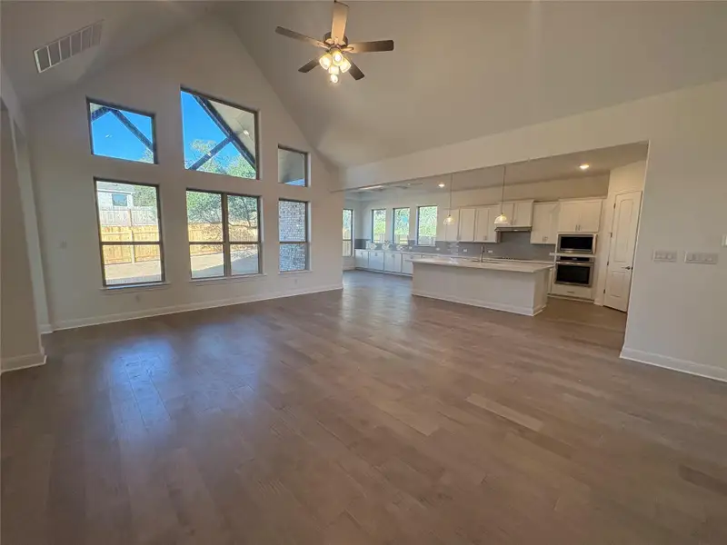 Spacious, unfurnished interior of a new home in Retreat at San Gabriel, Georgetown (Image 5).