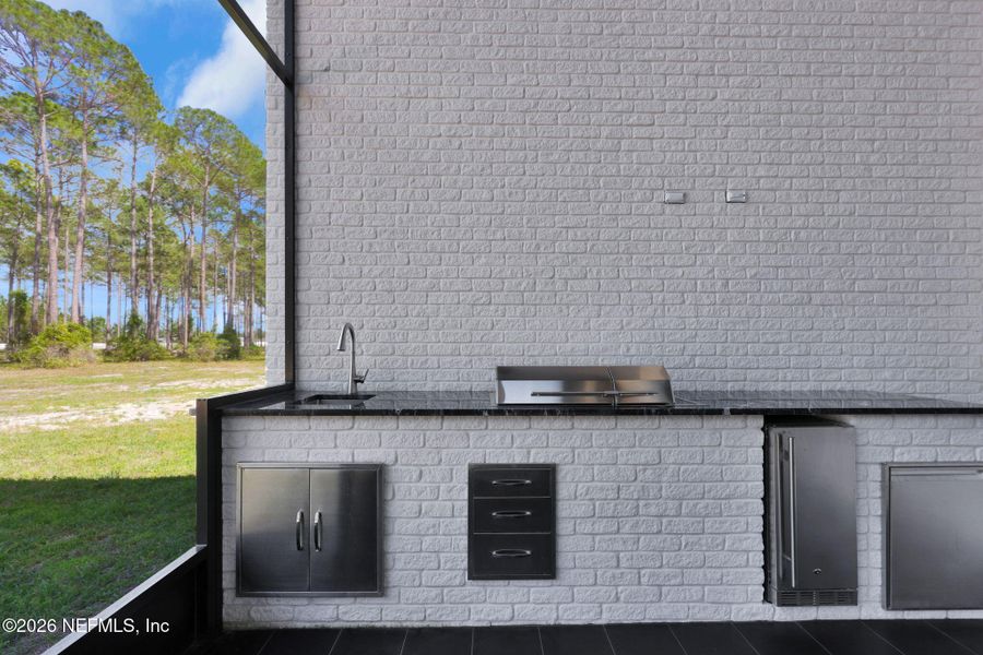 Exterior details and patio area of a home in , Jacksonville (Image 4).