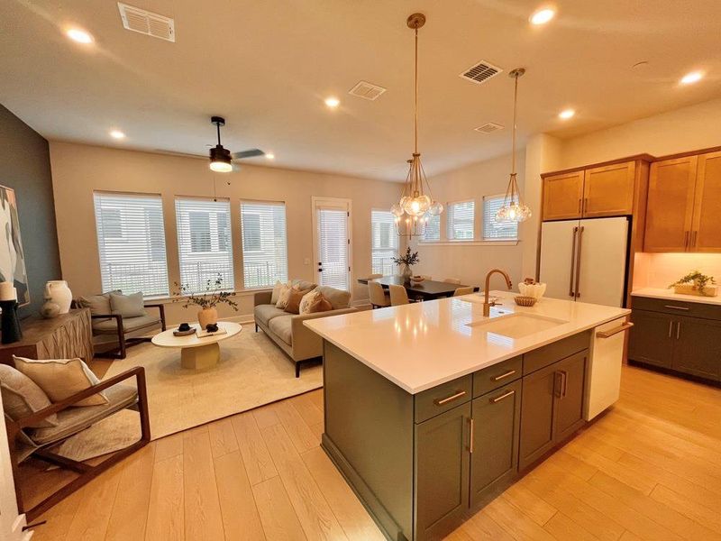 Kitchen Island - Family Room (Staged) Kitchen Island - Family Room (Staged)