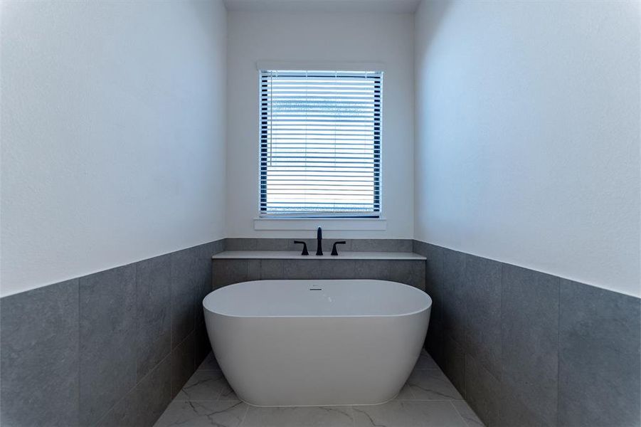 Image 28 of a home in Sonoma Verde.