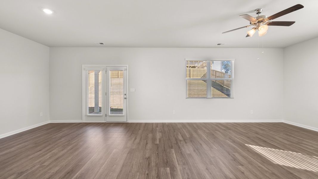 Spacious, unfurnished interior of a new home in Wrenfield at Chanticleer, North Augusta (Image 17).