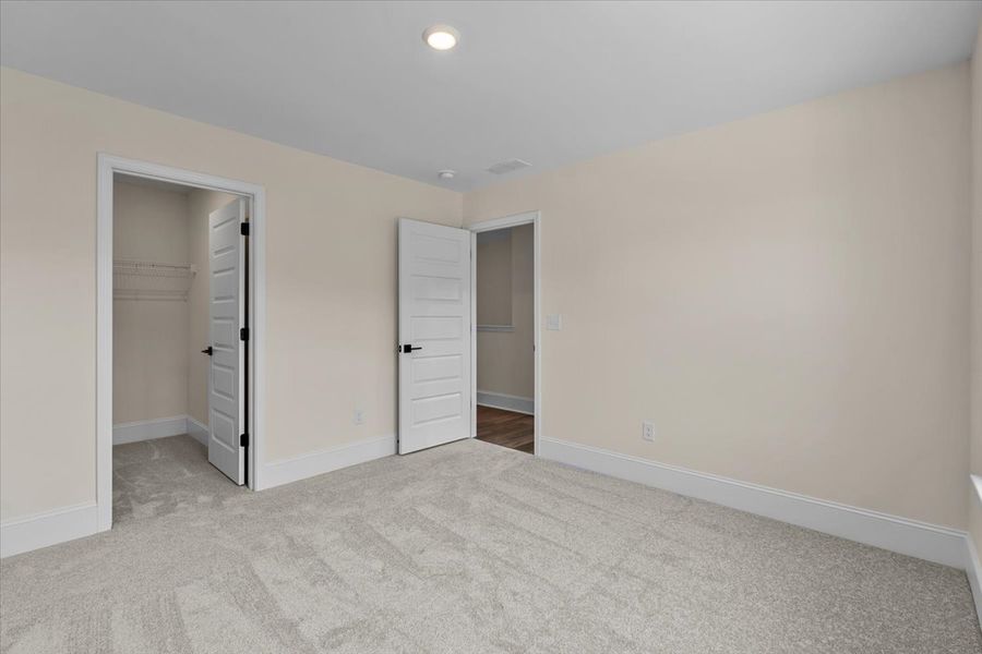 Spacious, unfurnished interior of a new home in Hanes Lake, Winston-Salem (Image 39).