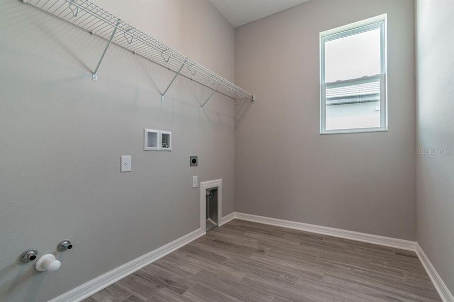 Spacious, unfurnished interior of a new home in Vistera of Venice, Nokomis (Image 8).