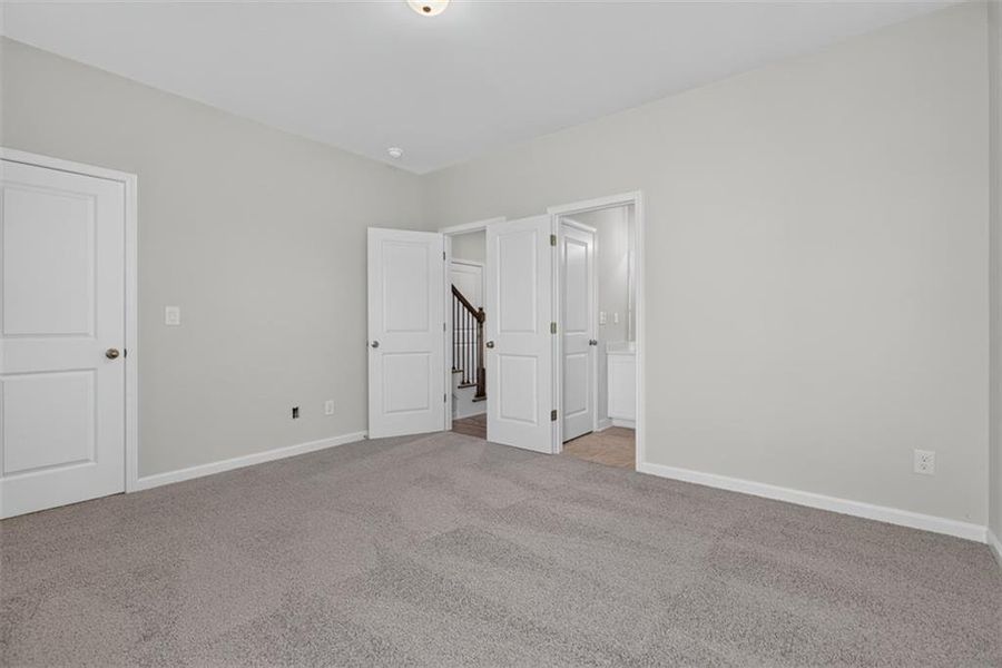 Spacious, unfurnished interior of a new home in , Athens (Image 49).