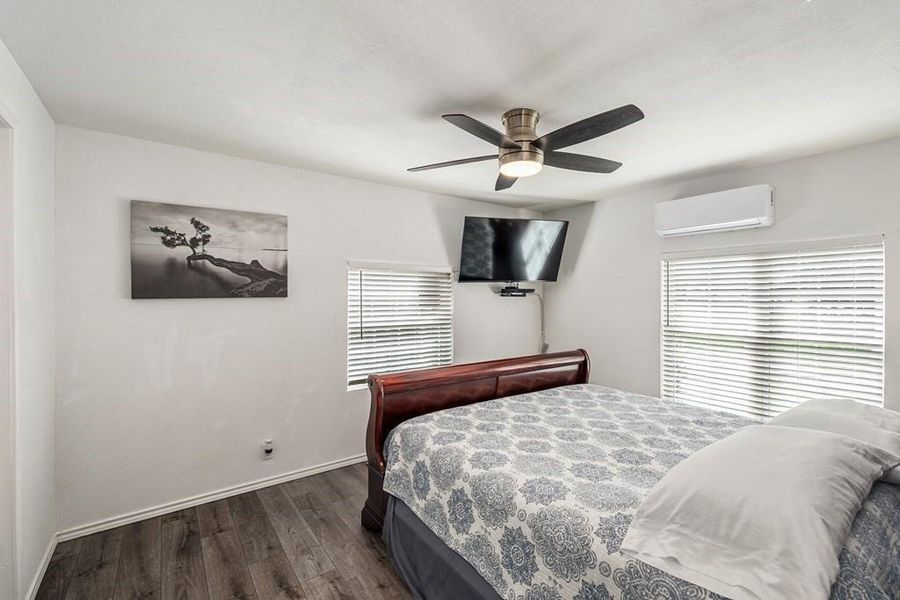 Furnished interior view inside a new home in , Gun Barrel City (Image 28).
