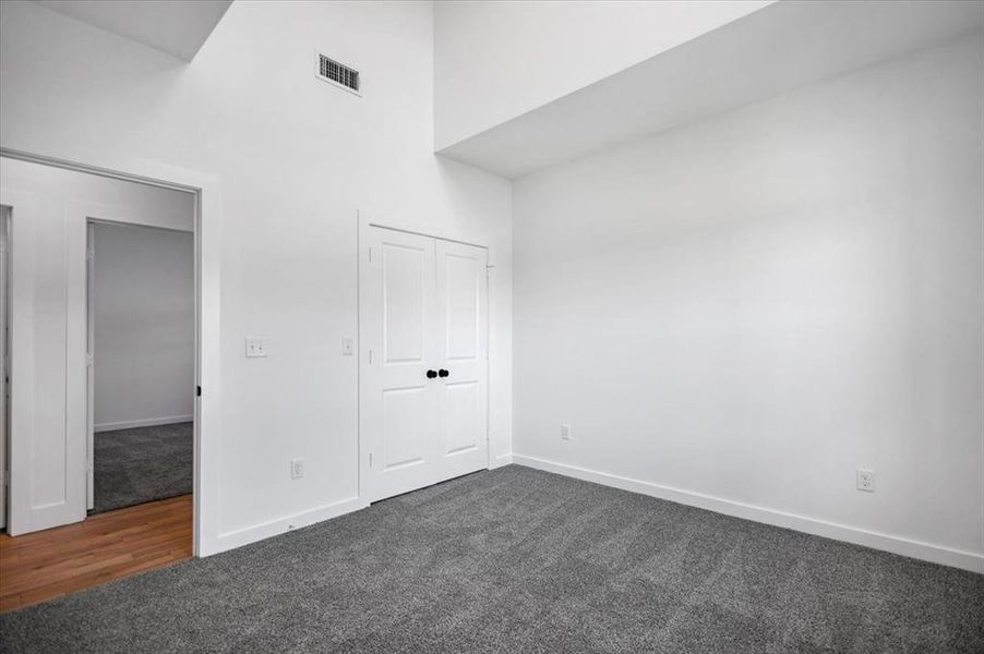 Spacious, unfurnished interior of a new home in , Lindale (Image 37).