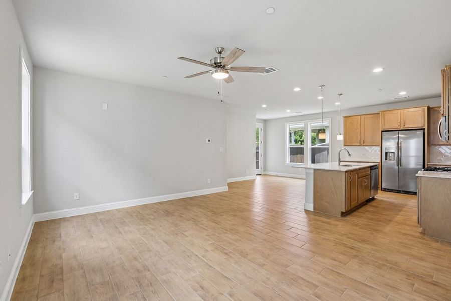 Spacious, unfurnished interior of a new home in Clear Creek, Round Rock (Image 15). Spacious, unfurnished interior of a new home in Clear Creek, Round Rock (Image 15).