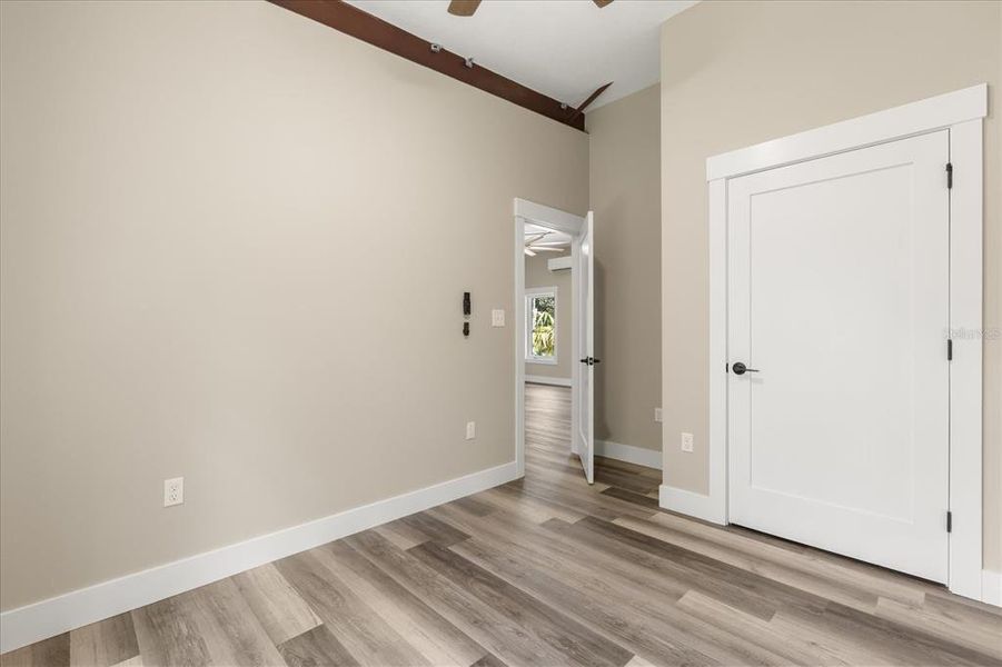 Spacious, unfurnished interior of a new home in , Homosassa (Image 31).