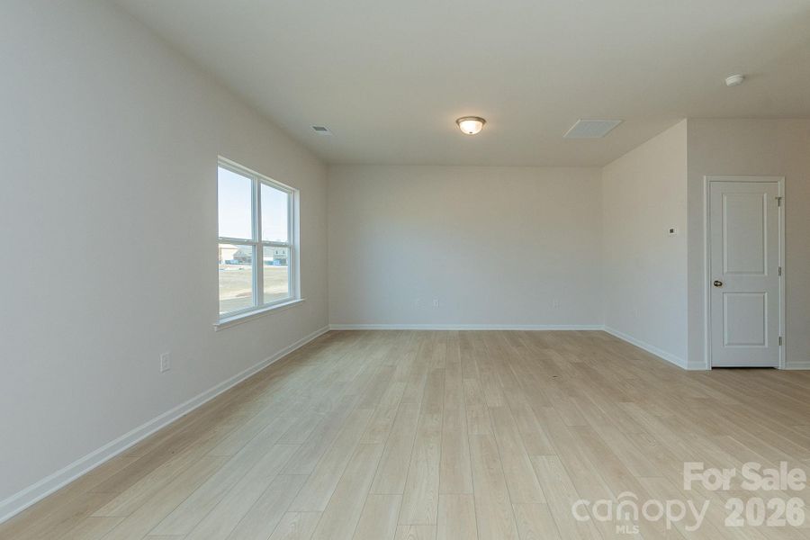 Spacious, unfurnished interior of a new home in Cedar Meadows, Monroe (Image 30).