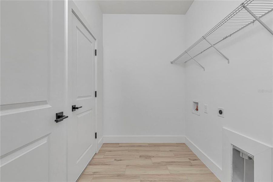 Spacious, unfurnished interior of a new home in , Umatilla (Image 17). Spacious, unfurnished interior of a new home in , Umatilla (Image 17).