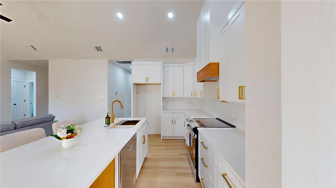 Furnished interior view inside a new home in , Fort Worth (Image 13). Furnished interior view inside a new home in , Fort Worth (Image 13).