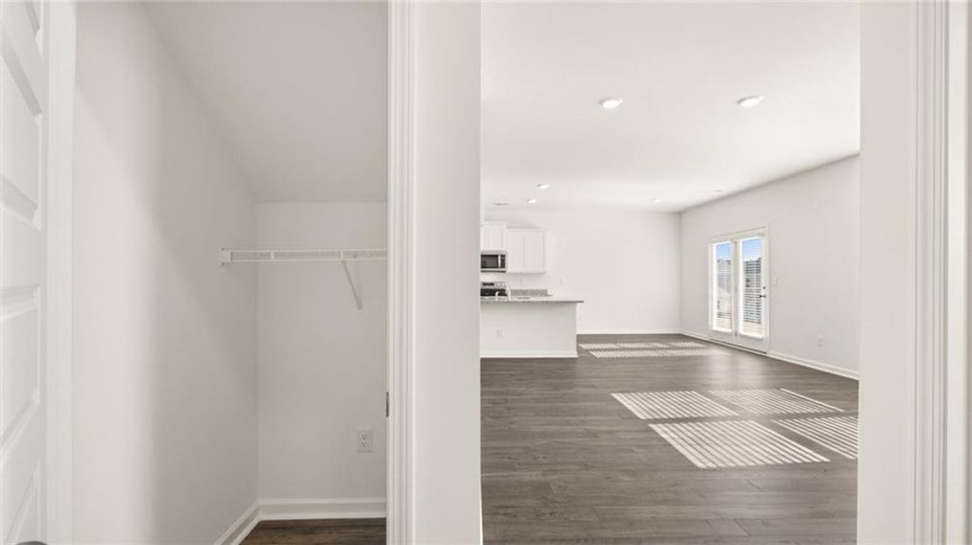 Spacious, unfurnished interior of a new home in Poplar Preserve, Newnan (Image 35).