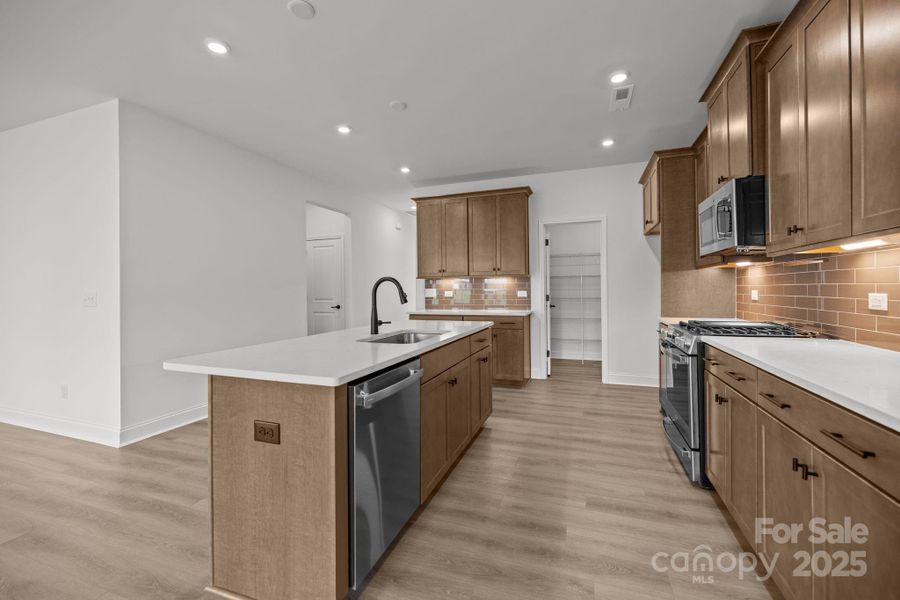 Furnished interior view inside a new home in Lakeside Glen, York (Image 4). Furnished interior view inside a new home in Lakeside Glen, York (Image 4).