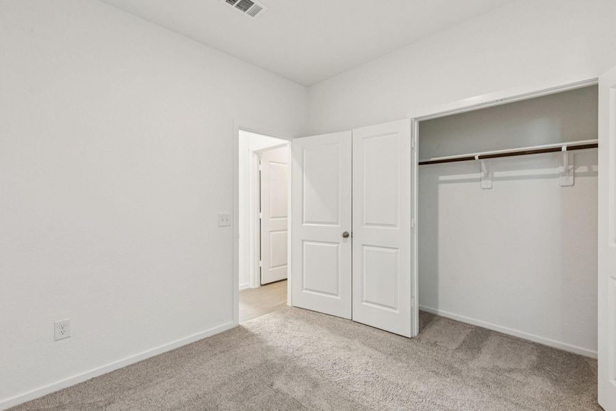 Spacious, unfurnished interior of a new home in Mavera, Conroe (Image 21).