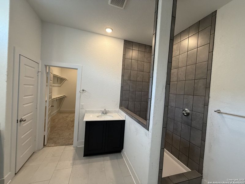 Furnished interior view inside a new home in Buffalo Crossing, Cibolo (Image 12).