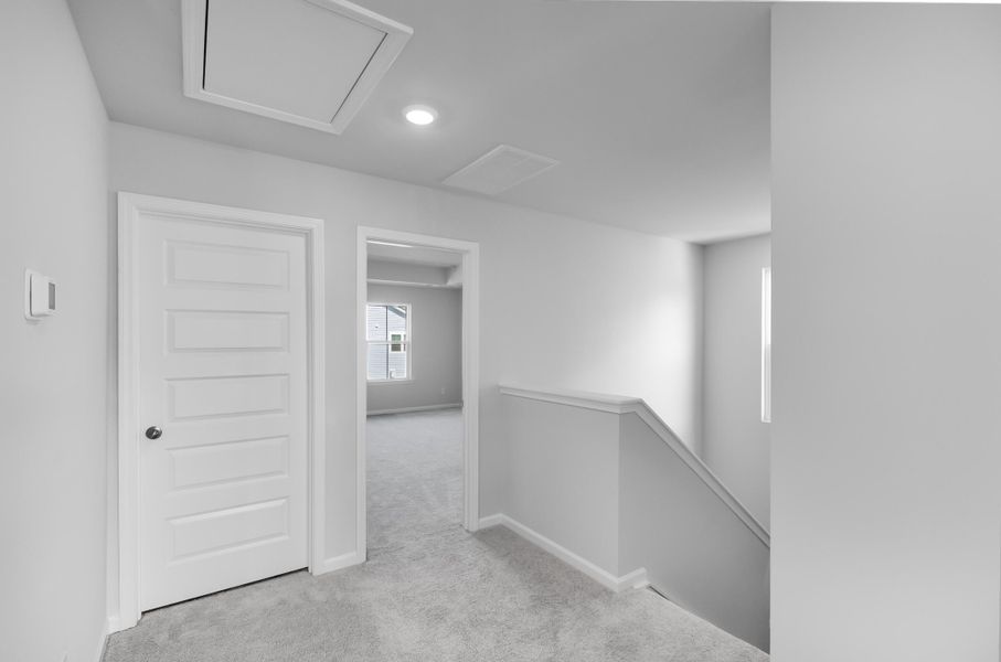 Spacious, unfurnished interior of a new home in , Summerville (Image 16).