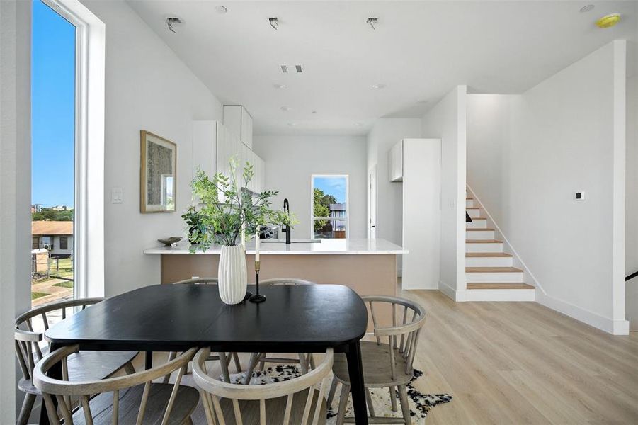 Furnished interior view inside a new home in , Dallas (Image 16).