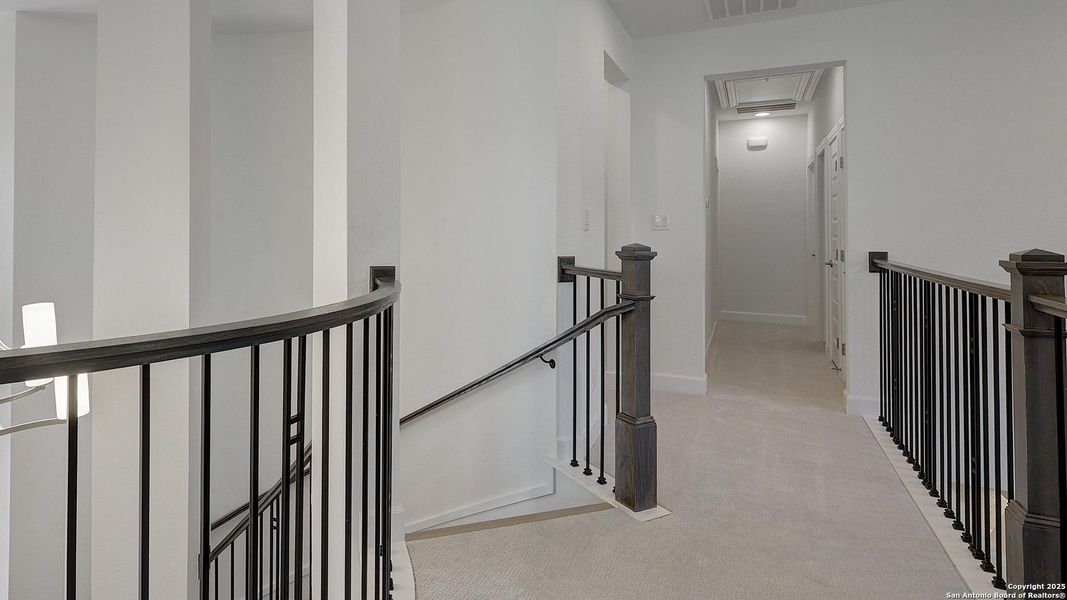 Spacious, unfurnished interior of a new home in The Dominion 70', San Antonio (Image 19). Spacious, unfurnished interior of a new home in The Dominion 70', San Antonio (Image 19).