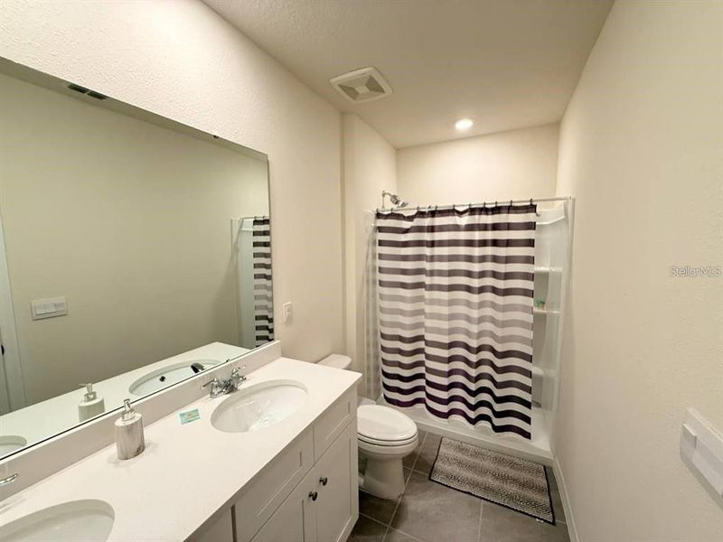 Furnished interior view inside a new home in , Davenport (Image 4).