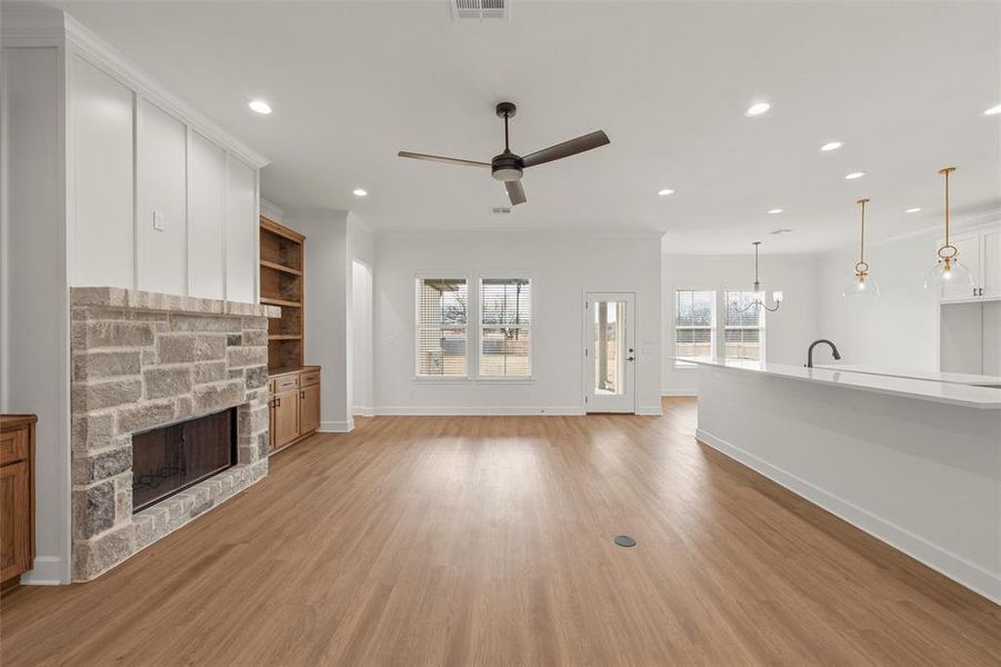 Spacious, unfurnished interior of a new home in , Lorena (Image 27).