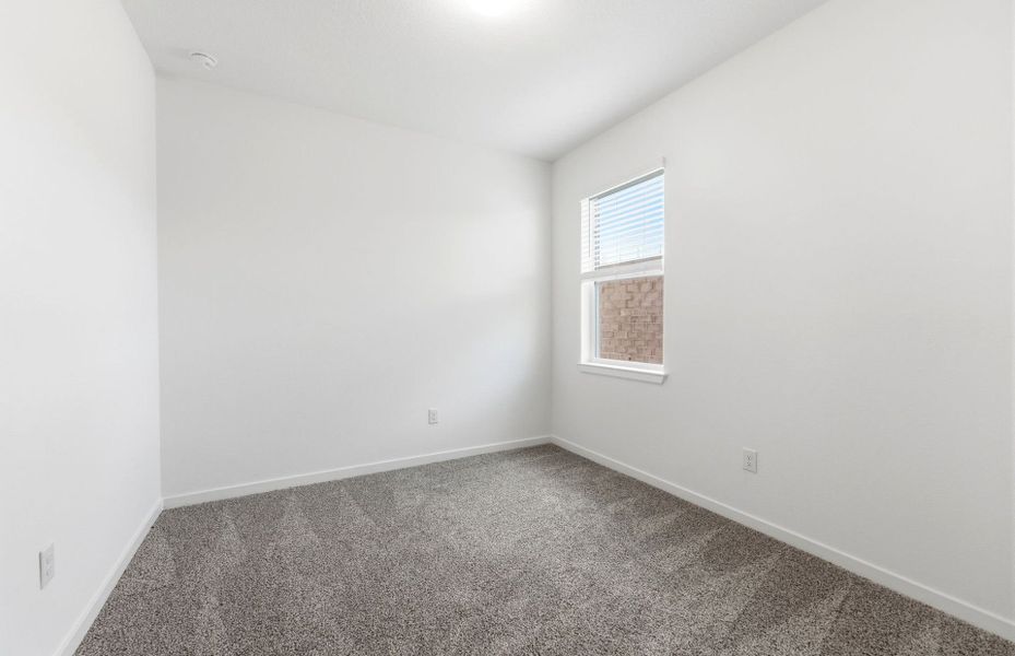 Spacious, unfurnished interior of a new home in Riverwood, Zephyrhills (Image 15).