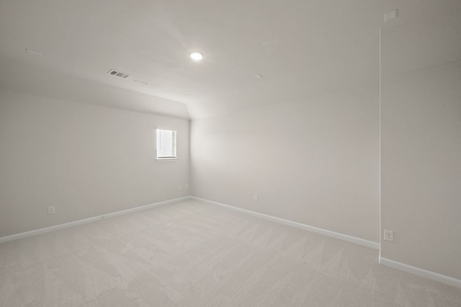 Spacious, unfurnished interior of a new home in Creekview Meadows, Pilot Point (Image 20).