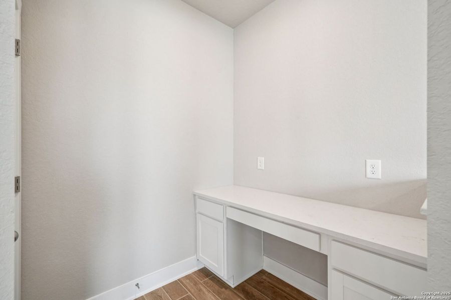 Furnished interior view inside a new home in Comanche Ridge, San Antonio (Image 4). Furnished interior view inside a new home in Comanche Ridge, San Antonio (Image 4).