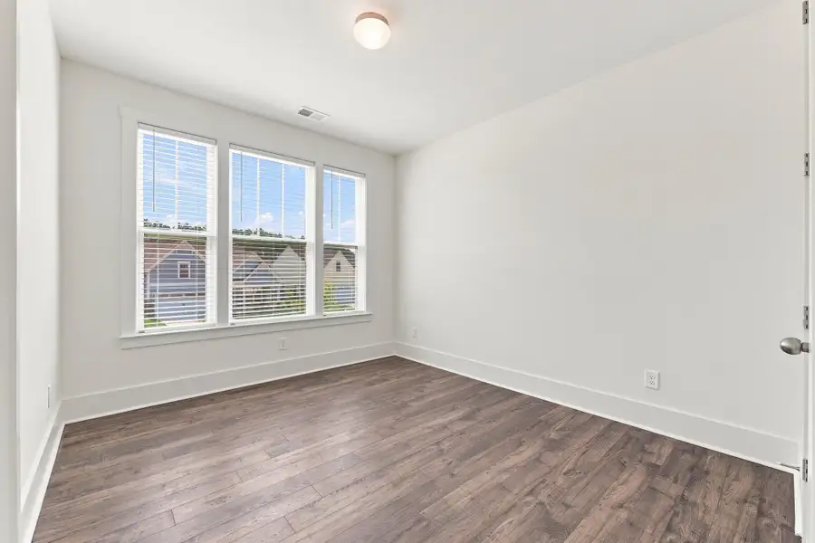 Spacious, unfurnished interior of a new home in , Ravenel (Image 33).