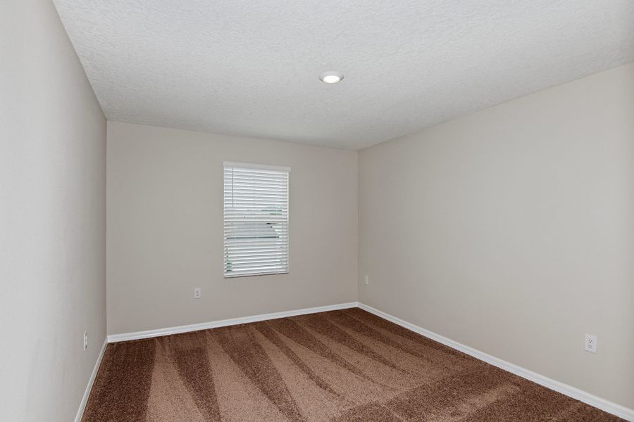 Spacious, unfurnished interior of a new home in Pasadena Ridge, Dade City (Image 23).