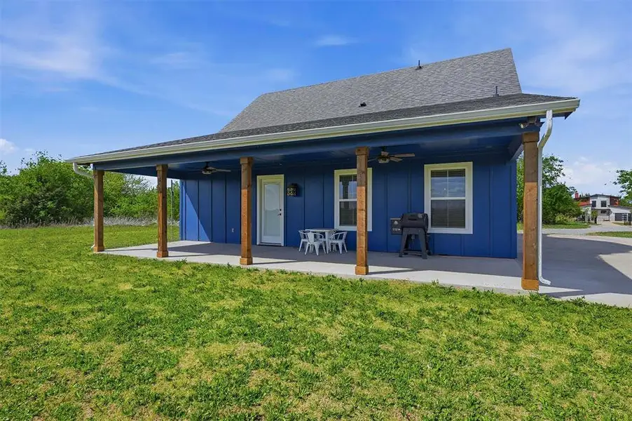 Exterior details and patio area of a home in , Sherman (Image 4).