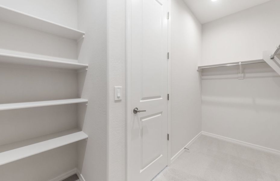 Spacious, unfurnished interior of a new home in El Rancho Santa Rosa, Maricopa (Image 21).