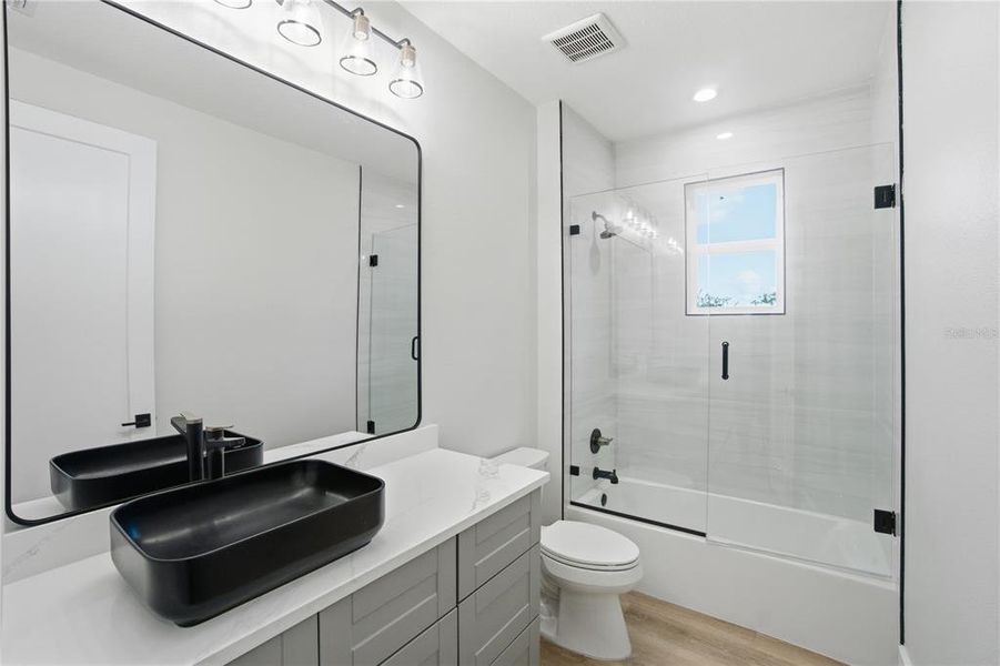 Furnished interior view inside a new home in , Belle Isle (Image 6).