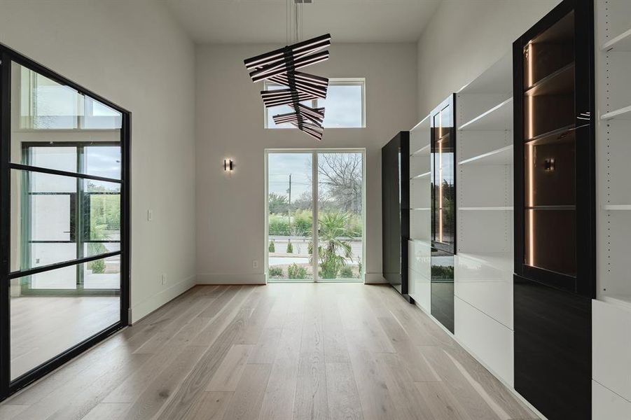 Spacious, unfurnished interior of a new home in , Dallas (Image 23).